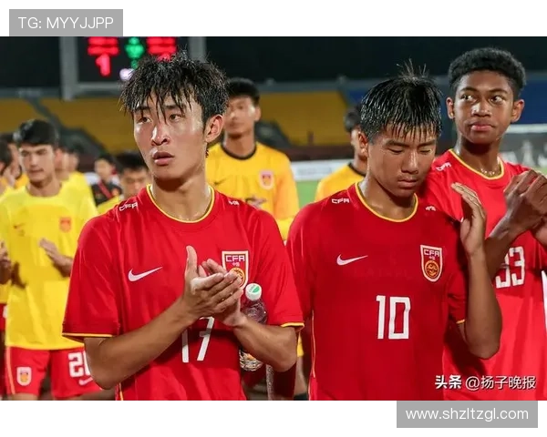 中国男足再迎关键战全队誓夺胜利展现新气象引球迷热烈关注